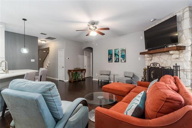 Building Photo - 5804 Pebble Ridge Dr