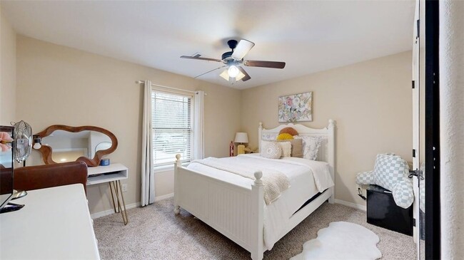 Building Photo - 454 Chimney Hill Dr