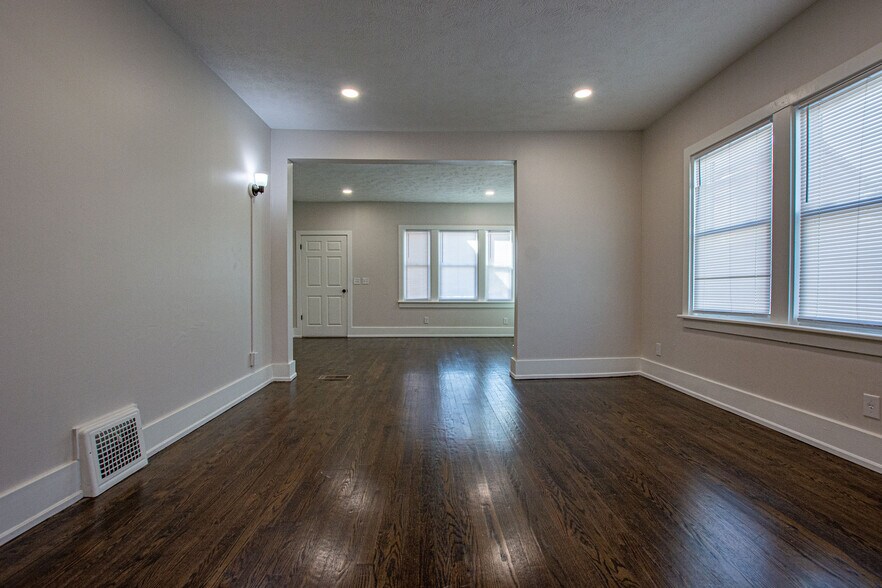 Building Photo - 3812 Dodge St