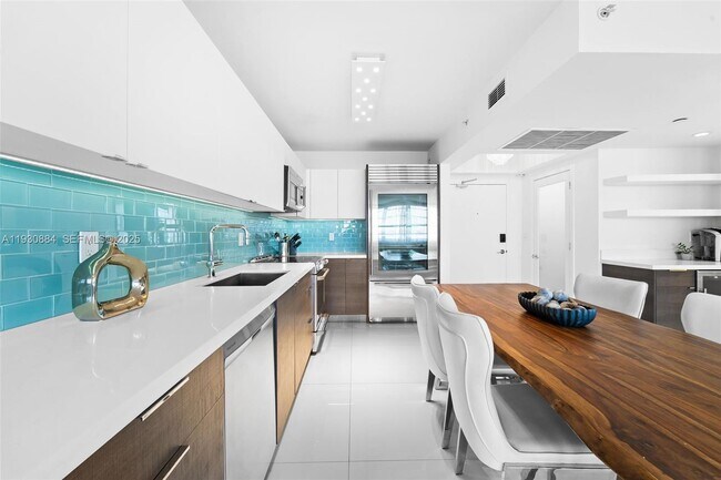 Building Photo - 100 Lincoln Rd