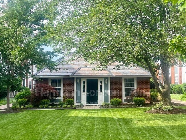 Building Photo - 4225 W Pine Blvd