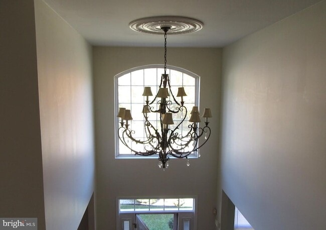 Building Photo - 23 Blackbird Ct