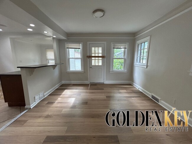 Building Photo - LARGE WESTSIDE FULLY REHABBED HOME -  3 be...
