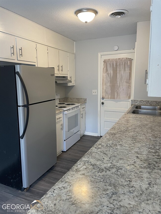 Building Photo - 225 Presley Way