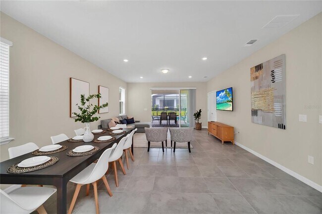 Building Photo - 7196 Oakmoss Loop