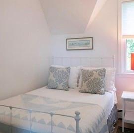 Building Photo - 157 Tuckerman Ave