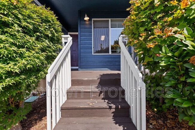 Building Photo - 14162 SE Summerfield Loop