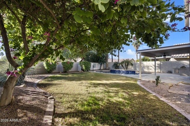 Building Photo - 1883 W Falcon Dr