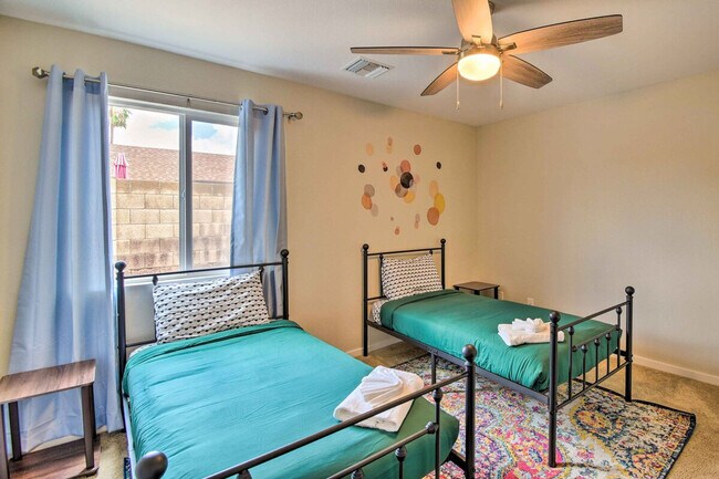 Building Photo - 17649 N 42nd Ln