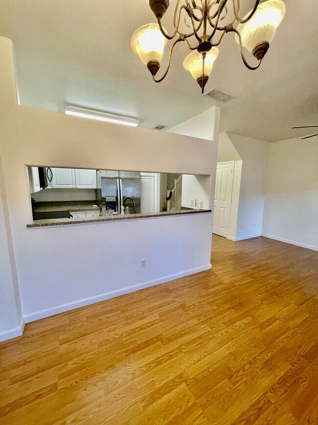 Building Photo - Ocen Pointe Potenial 3 Bedroom Home for Re...