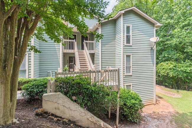 Primary Photo - Welcome to this charming 2 bedroom, 2 bath...