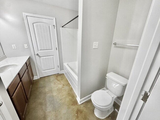 Building Photo - 3915 Jordan View Dr