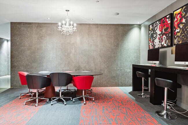 Building Photo - 110 Wall St