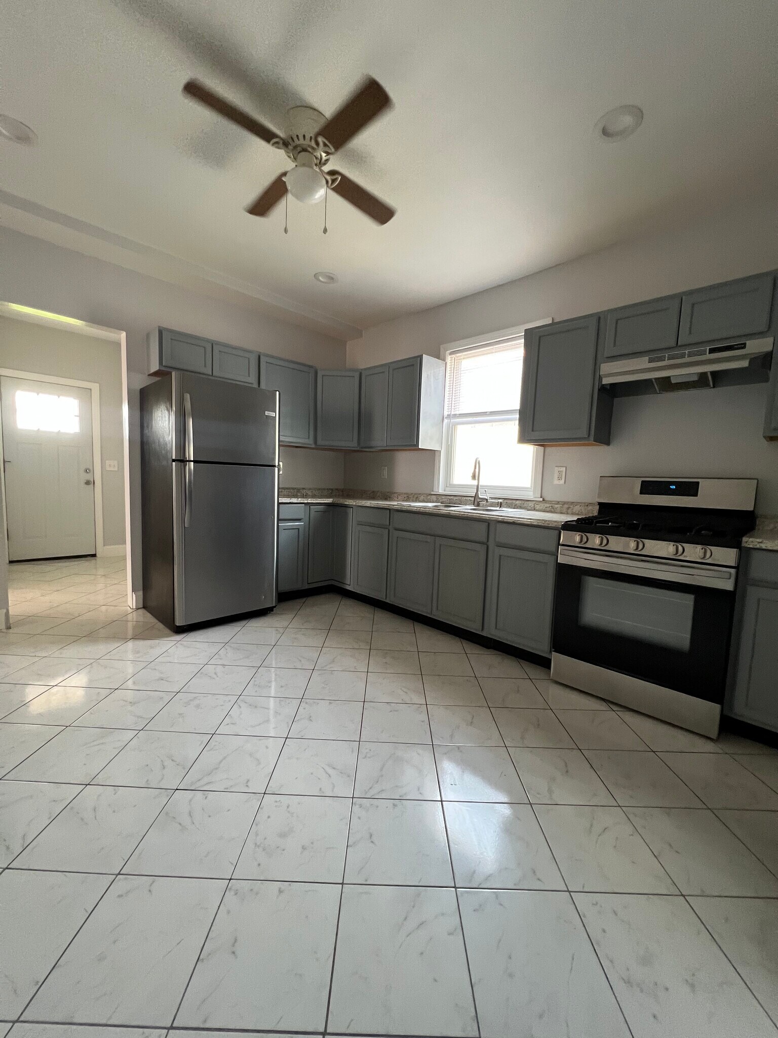 Building Photo - 982 Dixwell Ave