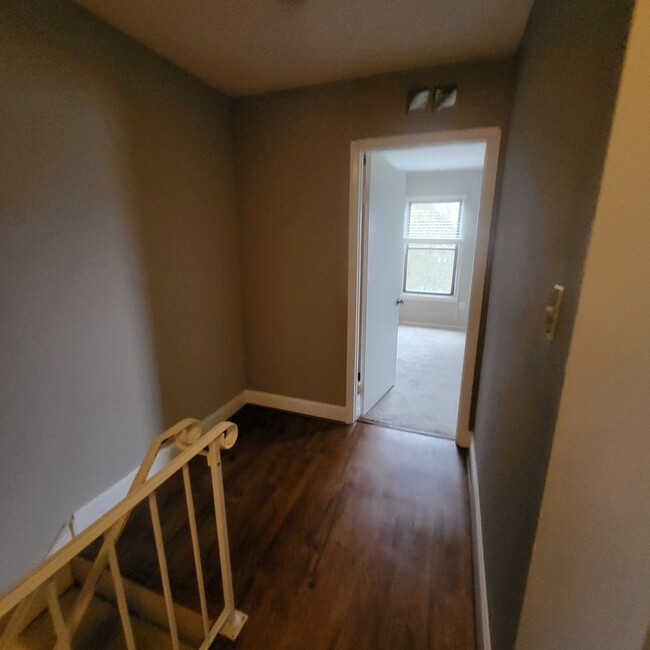 Building Photo - North Wilmington Beacon Hill townhouse is ...