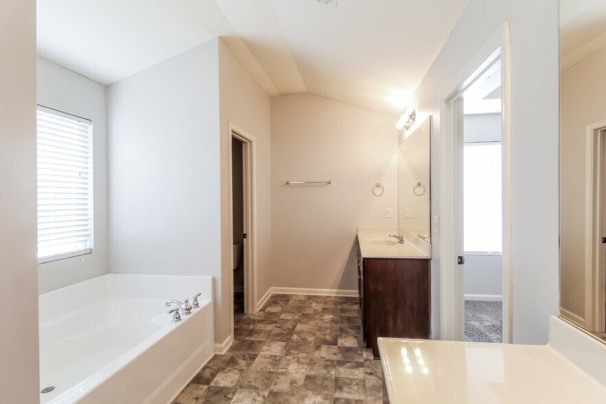 Building Photo - 909 Walking Stick Trail NE