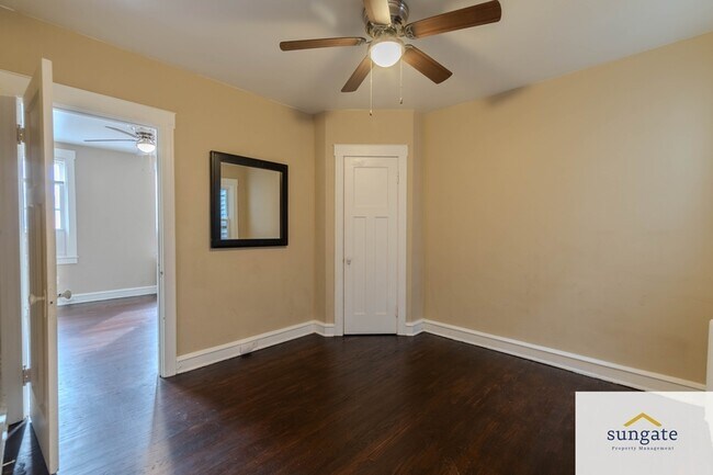 Building Photo - 414 Elrino St