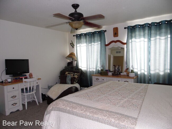 Building Photo - 4 br, 3.5 bath House - 4113 Gunsmoke Road