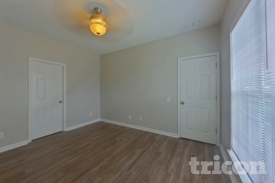 Building Photo - 5400 Peachwood Dr
