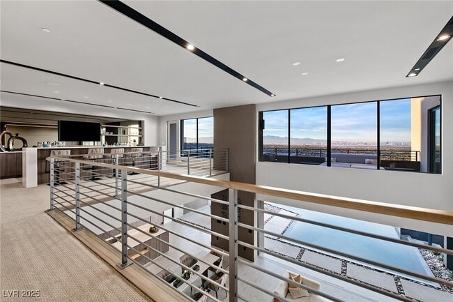 Building Photo - 810 Dragons Eye Dr