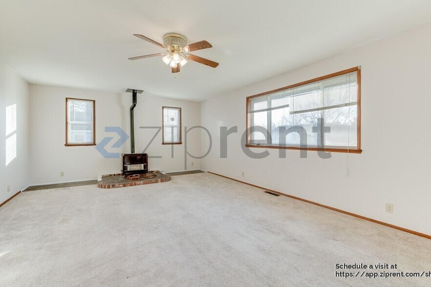 Building Photo - 351 Blake St