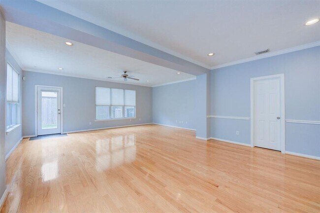 Building Photo - 5411 Kiam St