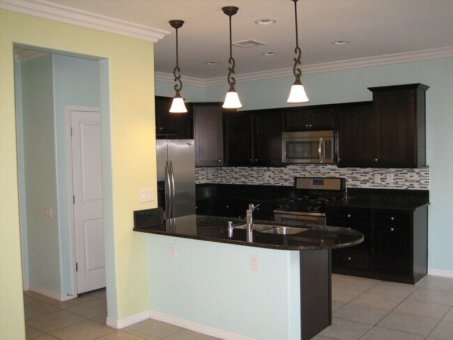 Building Photo - Beautiful 3 bd home in Summerlin Center ne...