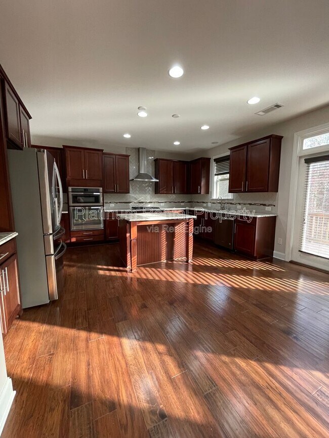 Building Photo - 600 Belton Ct