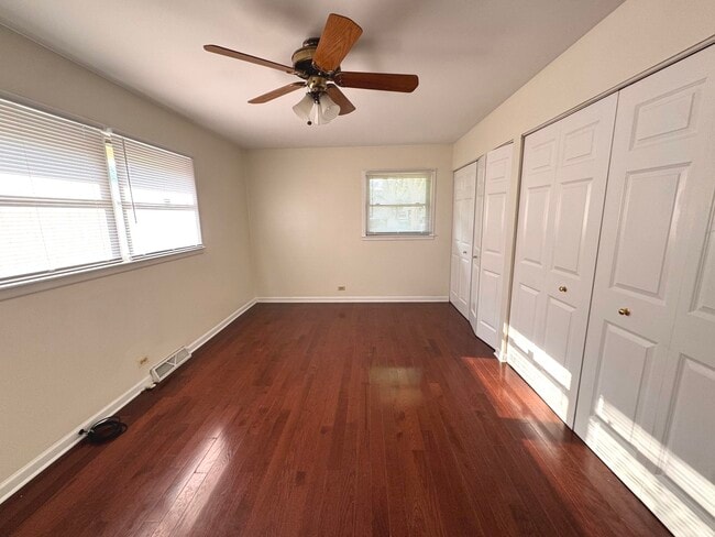 Building Photo - 860 Madelyn Dr