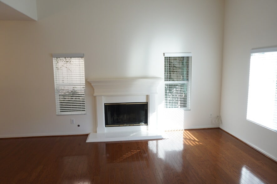 Building Photo - 11855 Birch Grove Ln