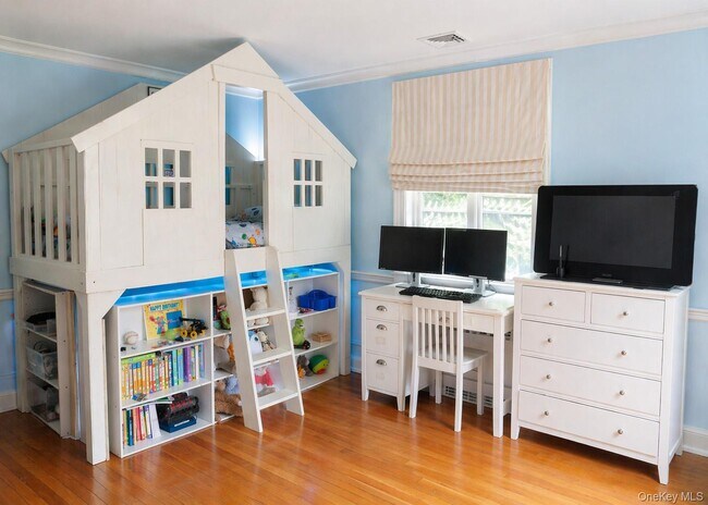 Building Photo - 658 Shore Acres Dr