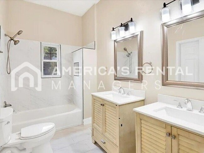 Building Photo - Room to Roam: Expansive Home with Screened Porch - Coming Soon!!