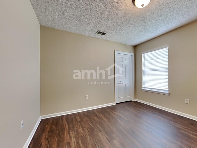 Building Photo - 9575 Stratham Ct