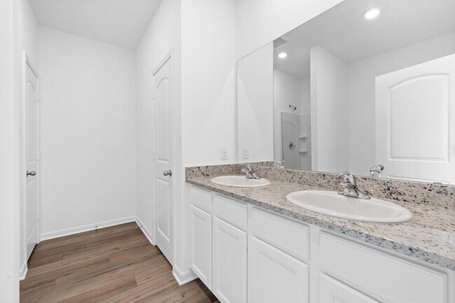 Building Photo - 242 Myrtle Oak Dr