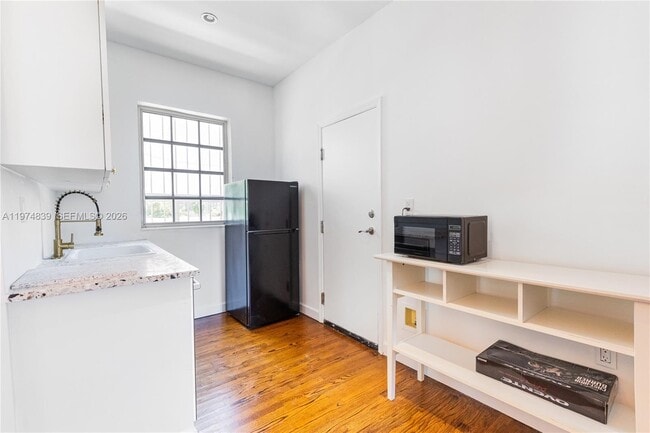 Building Photo - 439 15th St