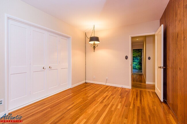 Building Photo - Lovely Los Altos Home | Desirable Location