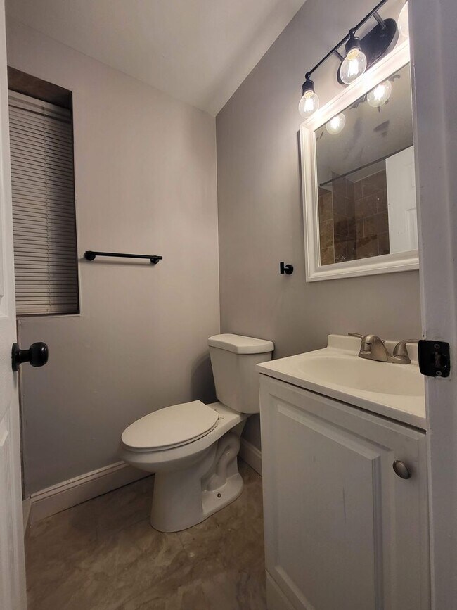 Building Photo - 3118 W Wilt St