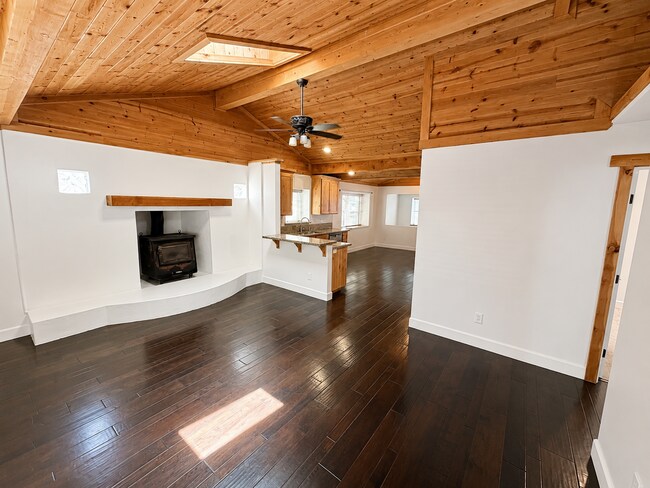 Building Photo - 2245 Ceanothus Ave