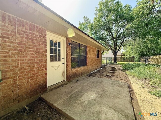Building Photo - 705 Woodcrest Cir