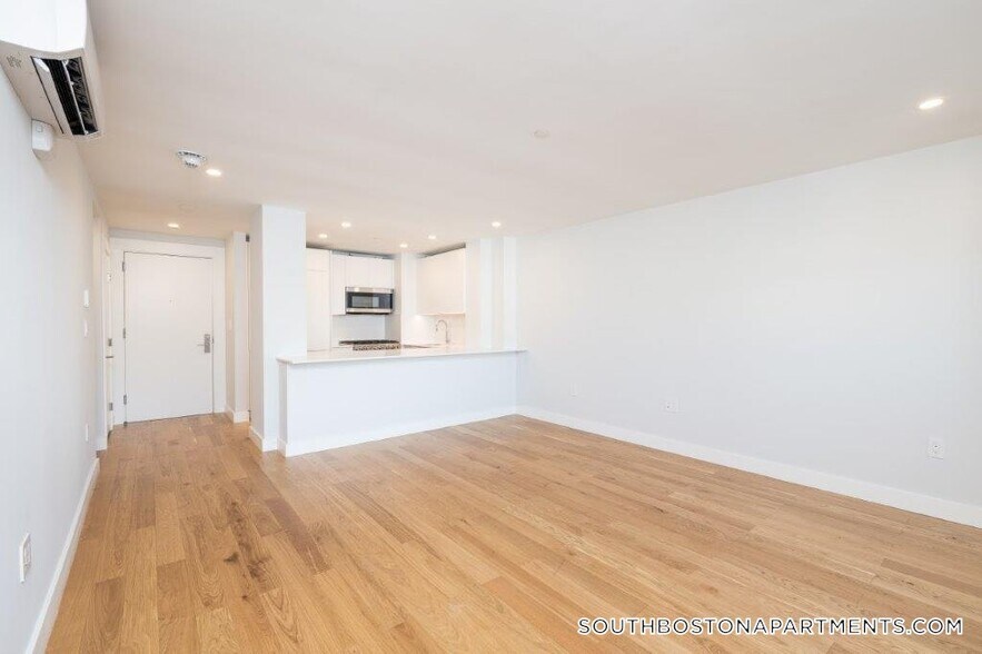 Building Photo - 1410 Columbia Rd