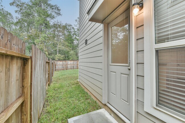 Building Photo - 3707 Solanum Dr