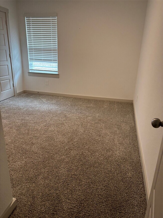 Building Photo - 1715 Plantation Pl