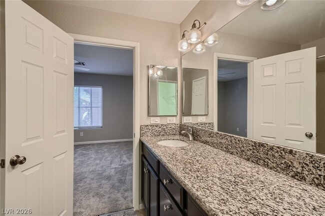 Building Photo - 25 Red Oak Canyon St