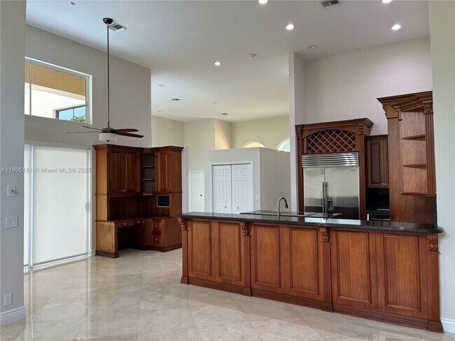 Building Photo - 384 Coconut Cir