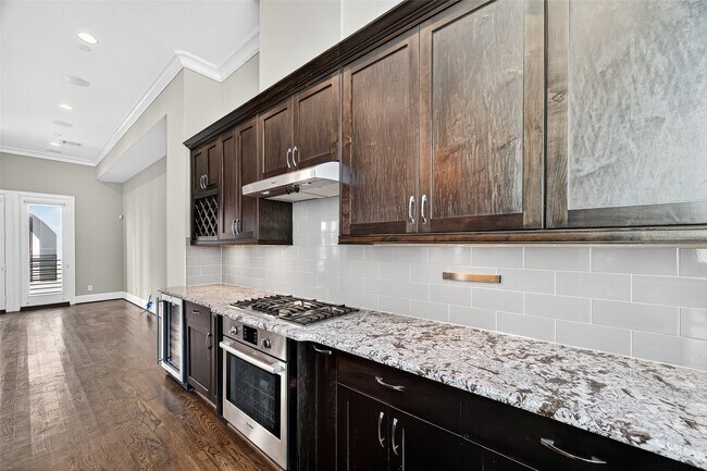 Building Photo - 2116 Mason St