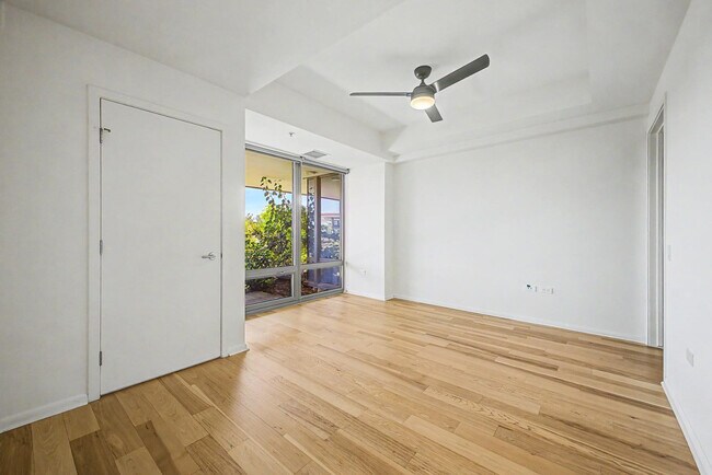 Building Photo - 7151 E Rancho Vista Dr