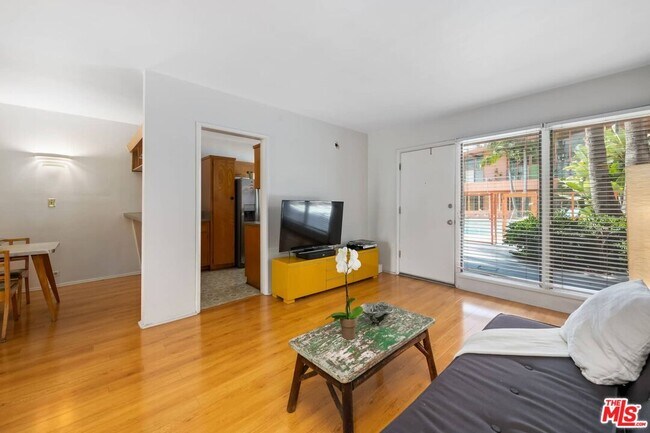 Building Photo - 1400 Hayworth Ave