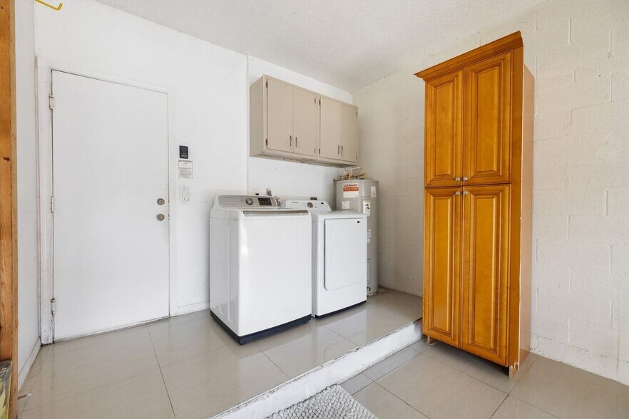 Building Photo - 1512 SW 106th Ave