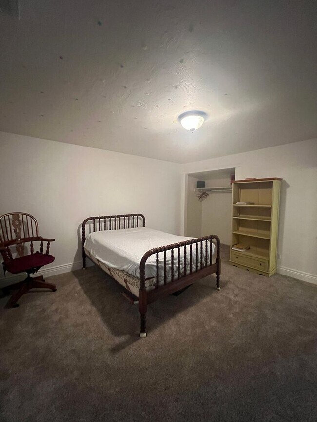 Building Photo - **$100 OFF FIRST MONTHS RENT IF A LEASE IS...