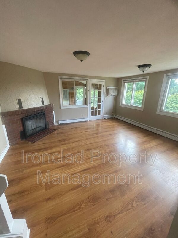 Building Photo - 5 Elizabeth Rd